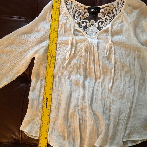 White top with back lace detail. SZ xlarge.  Cropped - Picture 11 of 12